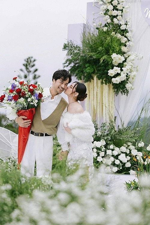 Đoàn Minh Tài tung ảnh cầu hôn bạn gái kém 16 tuổi, hé lộ về đám cưới