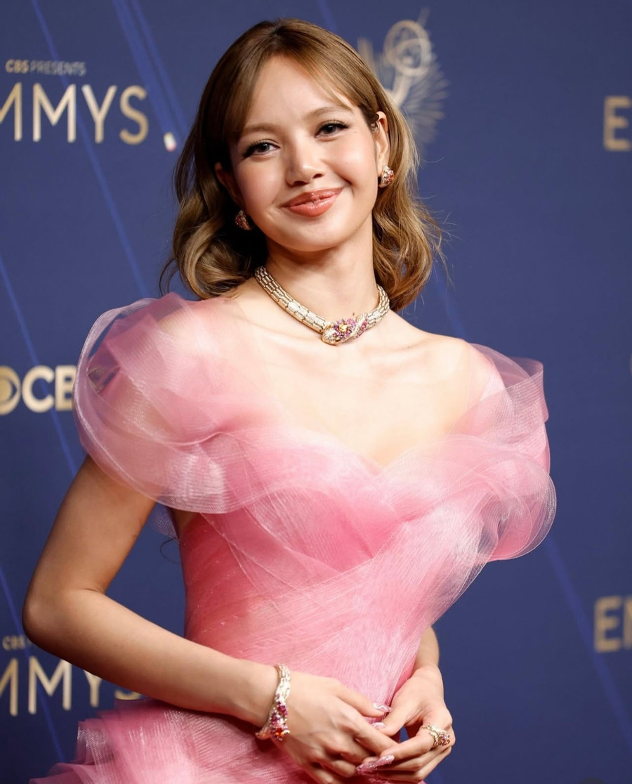 Lisa (BLACKPINK) gây sốt với diện mạo đẹp tựa AI, thần thái khó ai bì kịp Lisa (BLACKPINK) gây sốt với diện mạo đẹp tựa AI, thần thái khó ai bì kịp