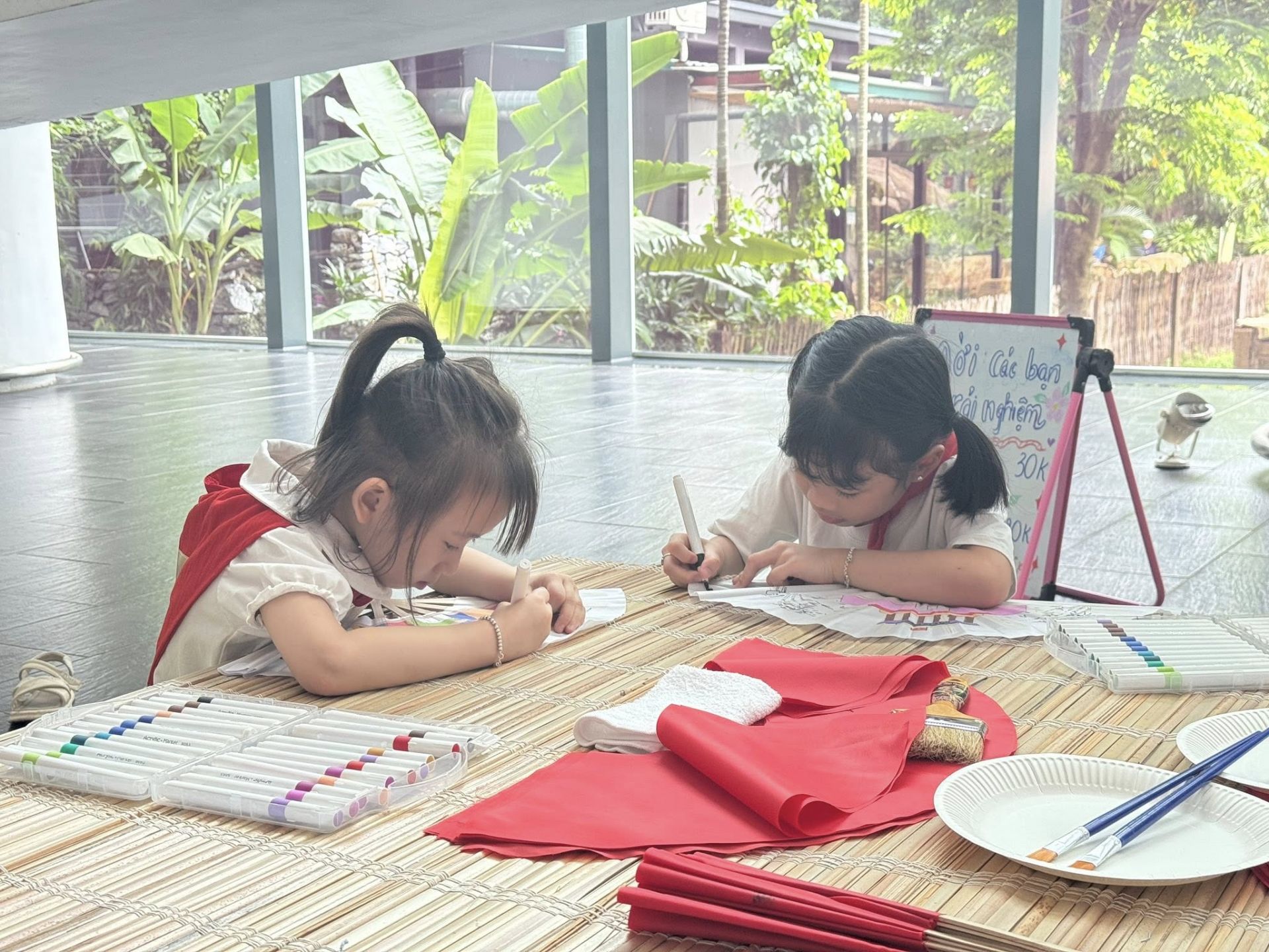 6 điểm check-in Trung Thu đẹp rực rỡ tại Hà Nội