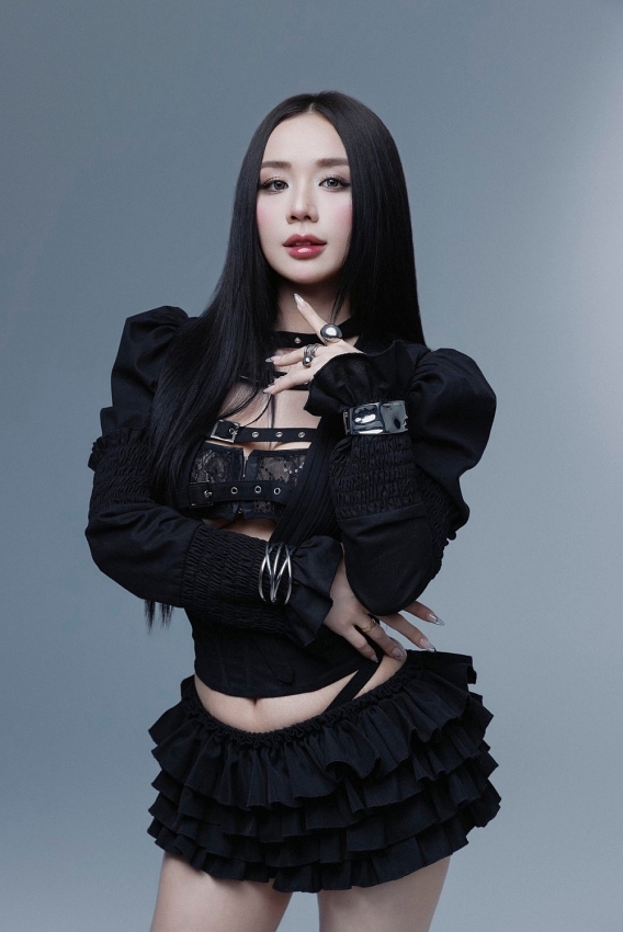 Cindy Lư hậu cưới Đạt G ngày càng gợi cảm