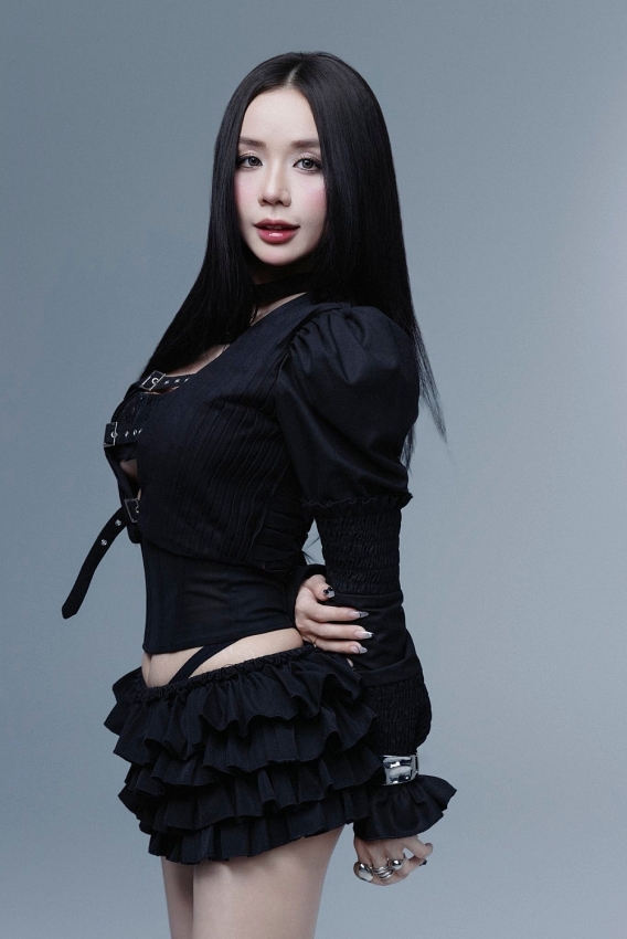 Cindy Lư hậu cưới Đạt G ngày càng gợi cảm