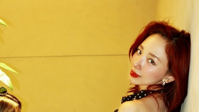 'Chị đẹp' Tóc Tiên khoe lưng trần cực cháy trong bộ ảnh mới