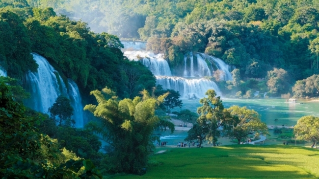 Chiêm ngưỡng thác Bản Giốc mùa Thu, chọn đi tour hay tự túc để trải nghiệm?