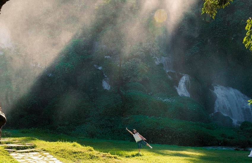 Chiêm ngưỡng thác Bản Giốc mùa Thu, chọn đi tour hay tự túc để trải nghiệm?