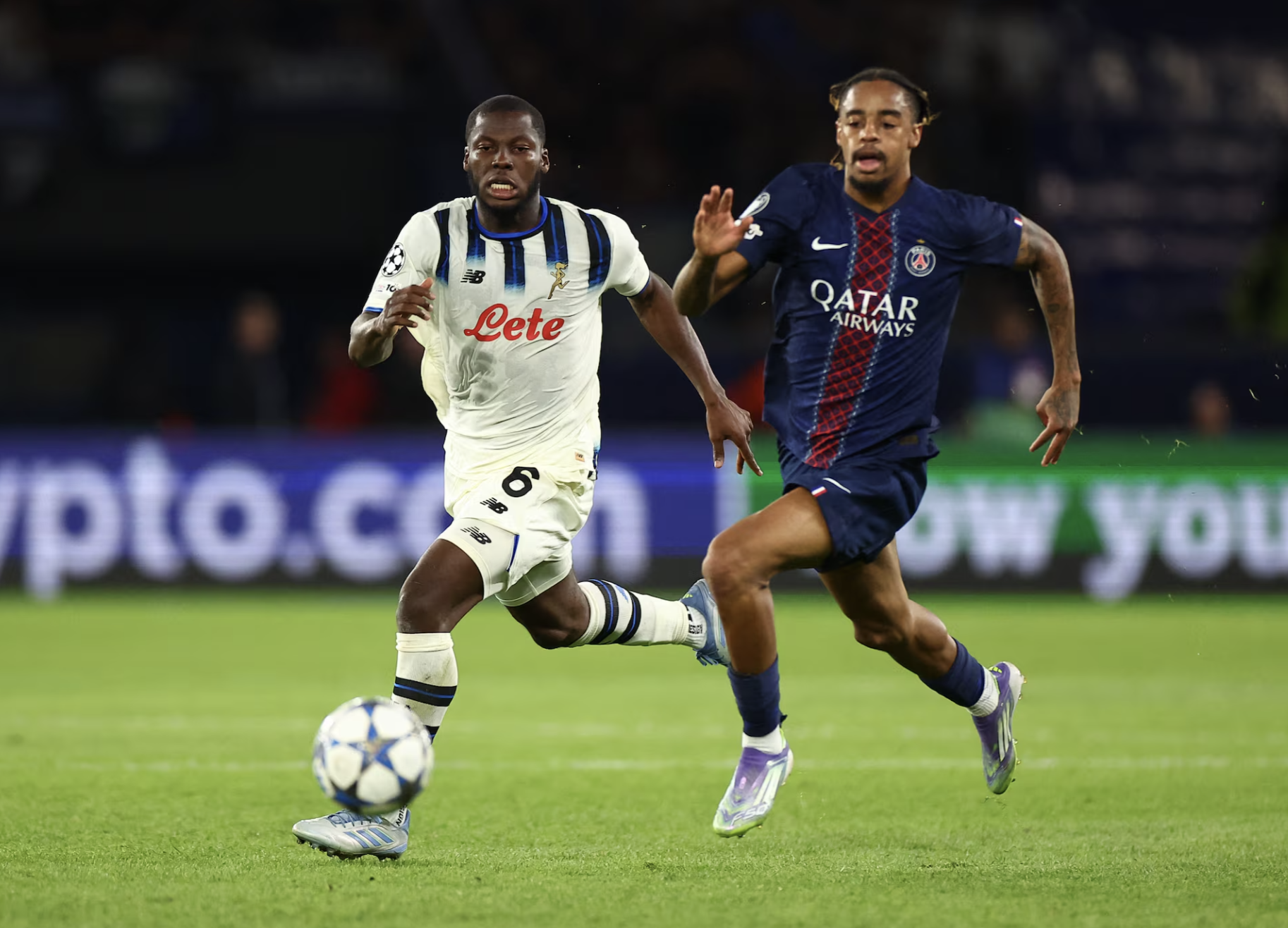 Liverpool thoát hiểm, Bayern và PSG thắng đậm ở Champions League