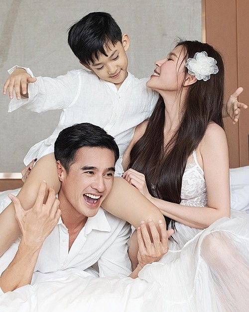Thúy Diễm - Lương Thế Thành tình tứ sau tin đồn thất thiệt