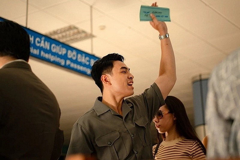 Con trai Thái Hòa - Cát Phượng gây chú ý khi đóng phim Tử chiến trên không