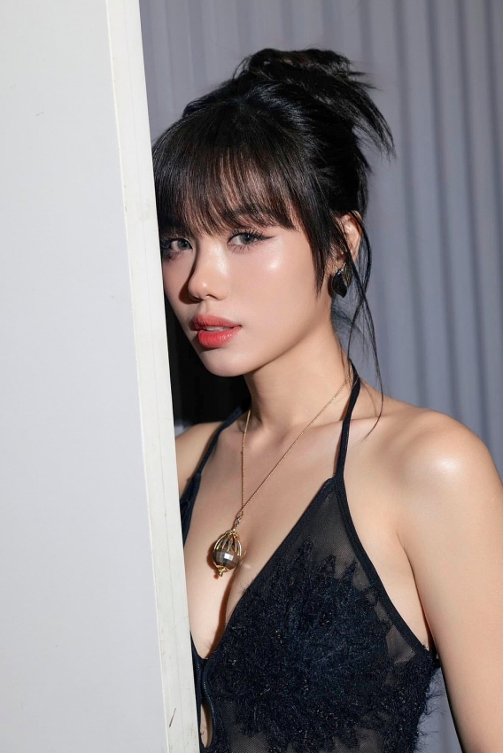 Mỹ nhân đang hot ở 'Tử Chiến Trên Không' hẹn hò sao Vbiz hơn 11 tuổi?