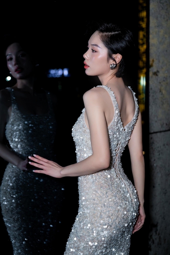Mỹ nhân đang hot ở 'Tử Chiến Trên Không' hẹn hò sao Vbiz hơn 11 tuổi?