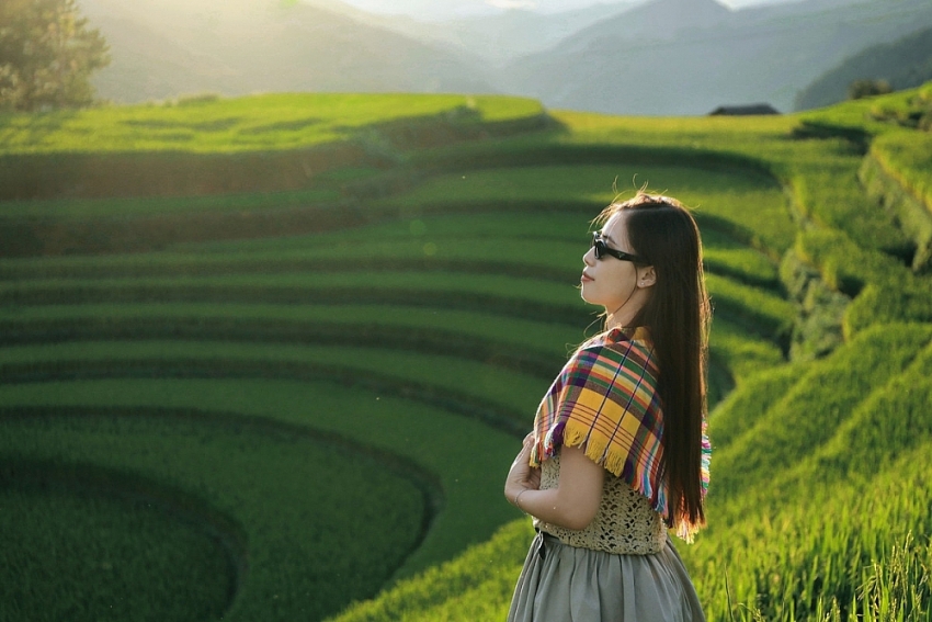 Đồi Móng Ngựa 'toạ độ' ngắm mùa lúa chín siêu thực ở Mù Cang Chải