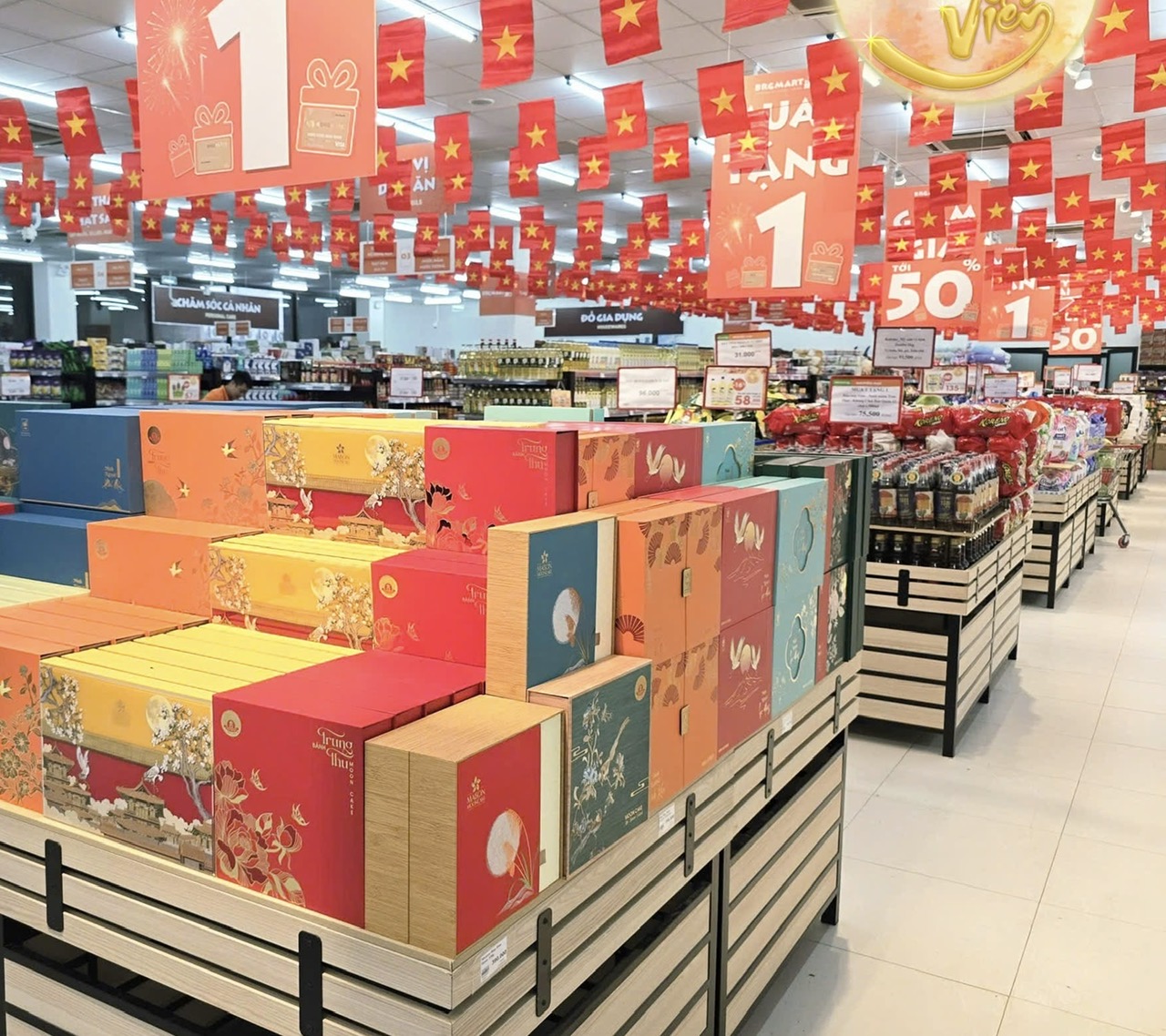 Các doanh nghiệp bán lẻ ồ ạt triển khai ưu đã lớn mùa Trung thu