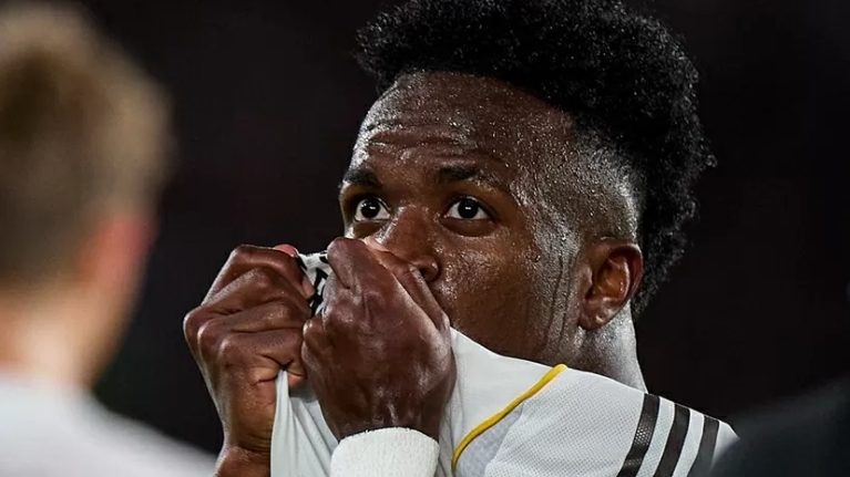 Lập siêu phẩm, Vinicius gửi lời cảm ơn Modric