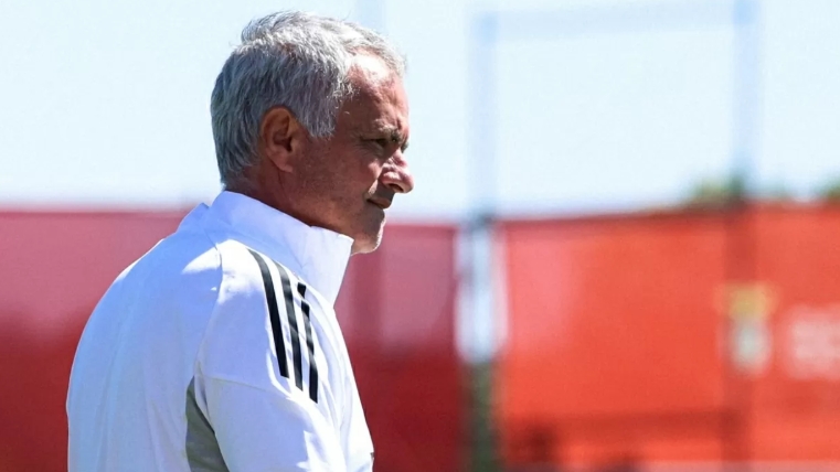 HLV Mourinho gây bất ngờ, lên kế hoạch tái hợp Benzema