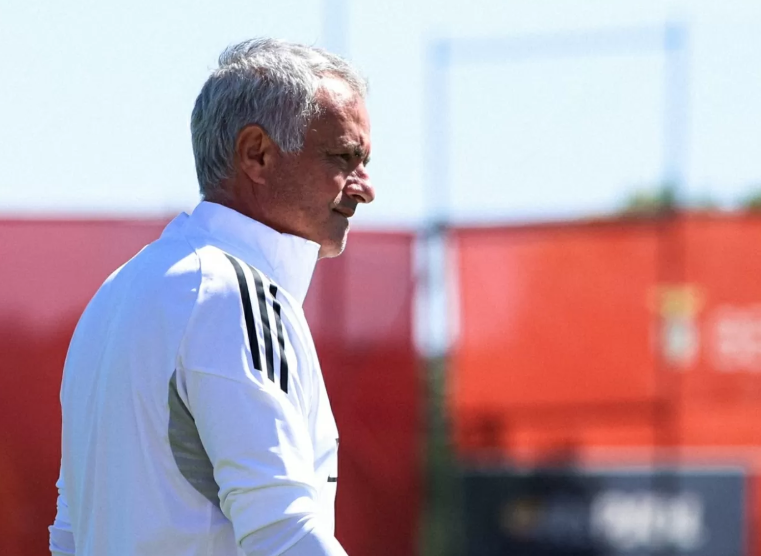 HLV Mourinho gây bất ngờ, lên kế hoạch tái hợp Benzema