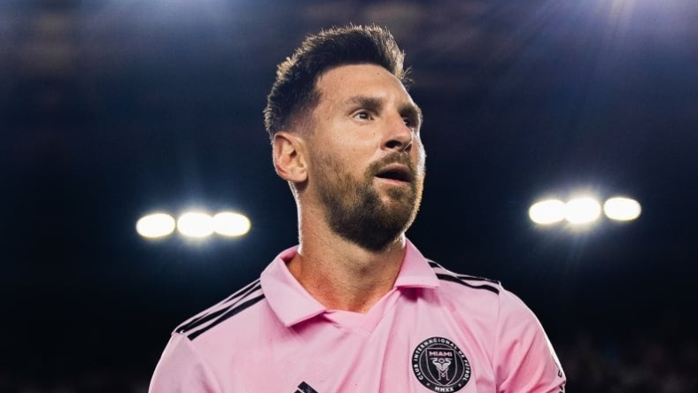 Cựu cầu thủ ngoại hạng Anh tiết lộ sốc về Lionel Messi