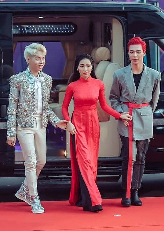Mối quan hệ thân thiết giữa Đức Phúc - Hòa Minzy - Erik