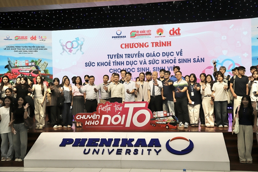 Sức khỏe sinh sản và tình dục an toàn: Hành trang trưởng thành của sinh viên Việt