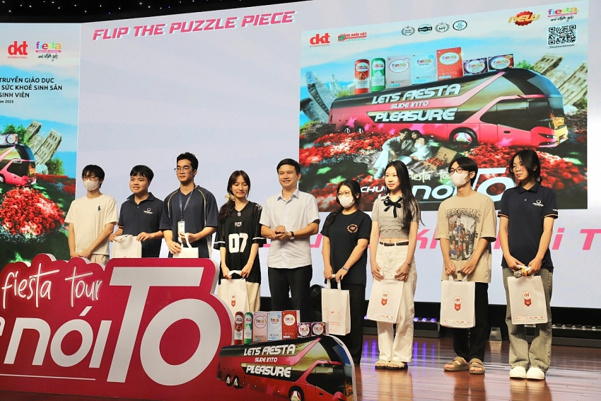 Sức khỏe sinh sản và tình dục an toàn: Hành trang trưởng thành của sinh viên Việt