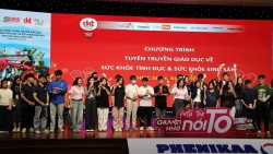 Sức khỏe sinh sản và tình dục an toàn: Hành trang trưởng thành của sinh viên Việt