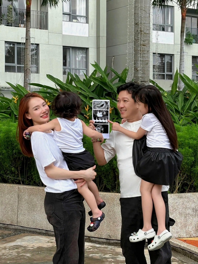 Trường Giang khoe Nhã Phương mang bầu lần 3