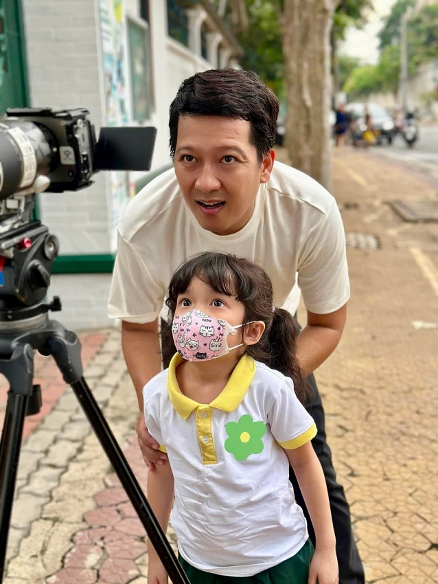 Trường Giang khoe Nhã Phương mang bầu lần 3