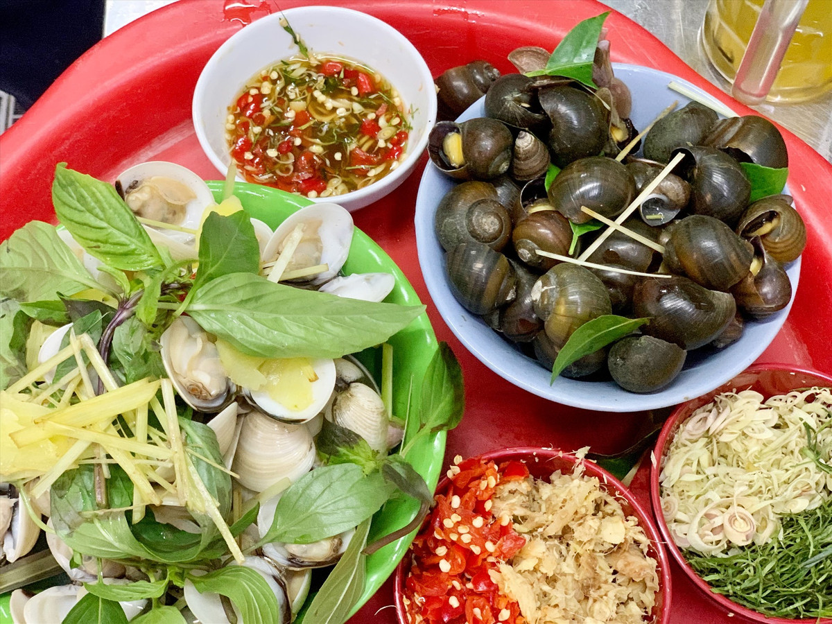 Food tour mùa thu Hà Nội ăn gì để "say" hương vị Thủ đô?
