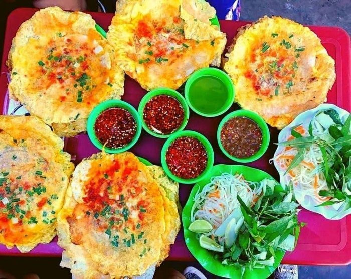 Food tour mùa thu ở Huế ăn gì cho trọn vẹn tinh hoa ẩm thực?