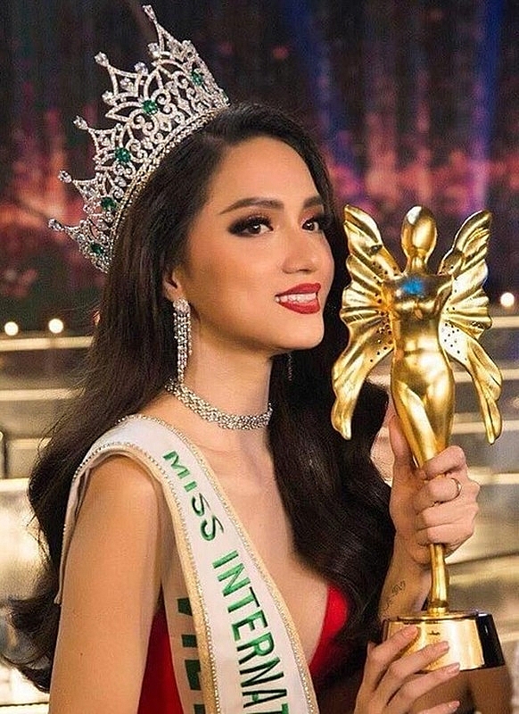 Hương Giang Idol ‘lột xác’ sau nhiều năm vào showbiz