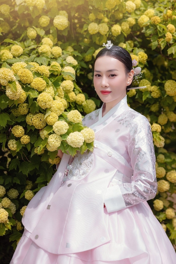 'Phu nhân tổng tài' Phương Oanh gây sốt với cuộc sống 'thần tiên'