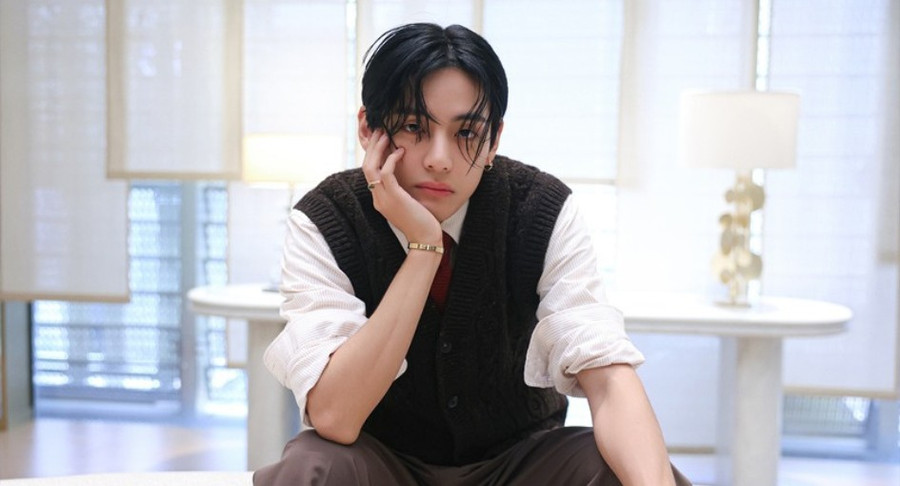 V (BTS) tiếp tục nhận danh hiệu bất kỳ người đàn ông nào cũng mơ ước