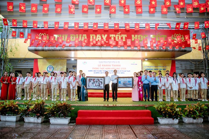 Hà Nội: Khánh thành phòng thực hành giáo dục STEM tại Trường THCS Tây Mỗ