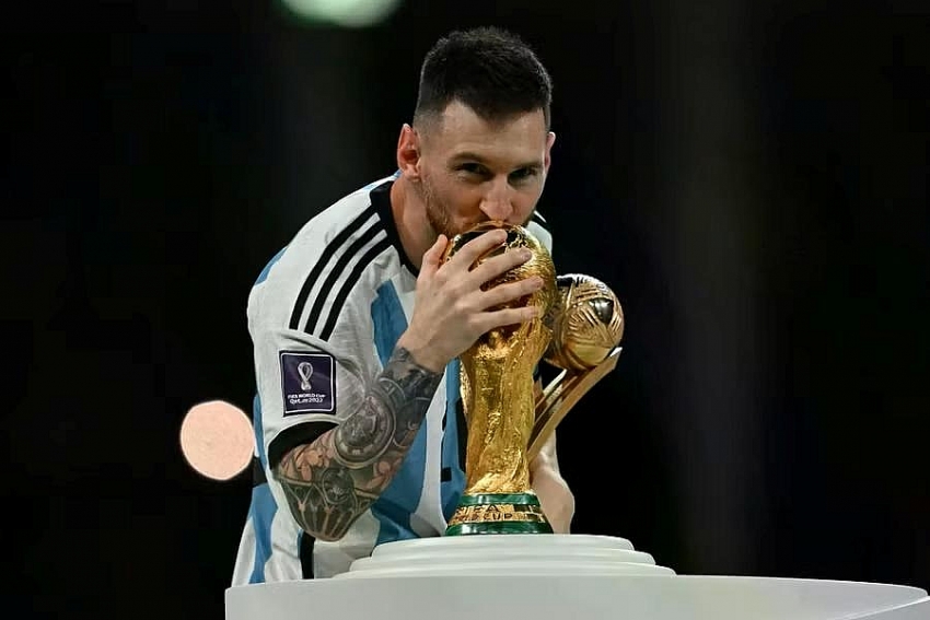 Messi chia tay tuyển Argentina