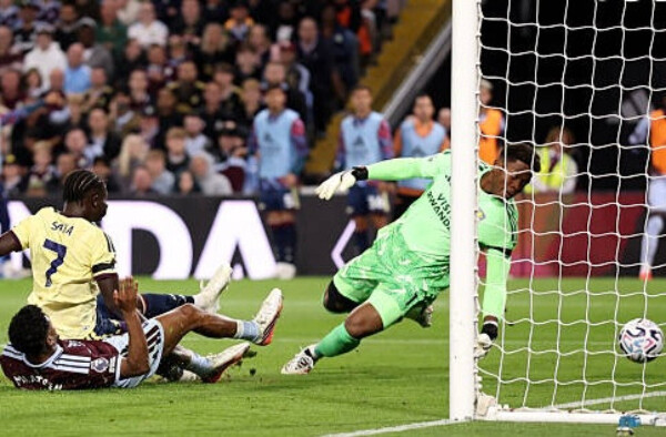 Đánh sập Villa Park