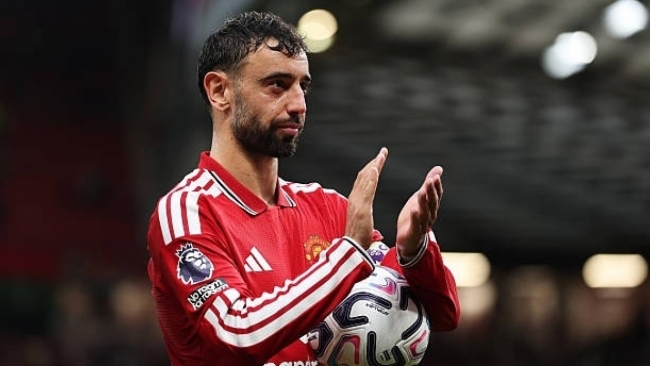 Lập hat-trick siêu hạng, Bruno Fernandes giành danh hiệu thứ 2 ở mùa giải mới