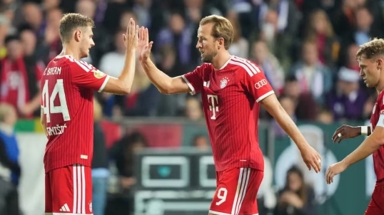 Kane lập cú đúp, Bayern Munich thắng ngược ở Cúp Quốc gia Đức