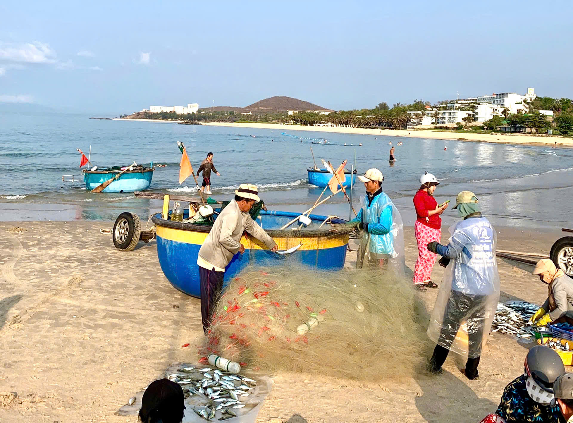 Một ngày ở làng chài ven biển Một ngày ở làng chài ven biển