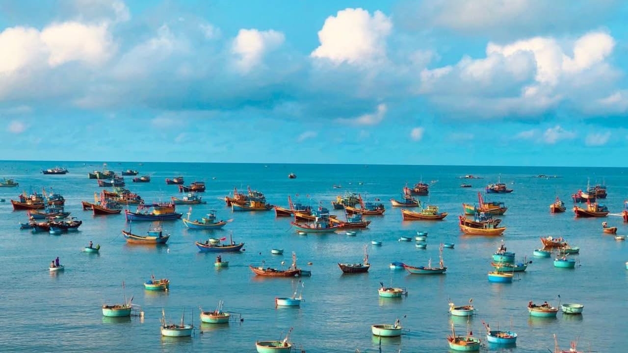 Một ngày ở làng chài ven biển