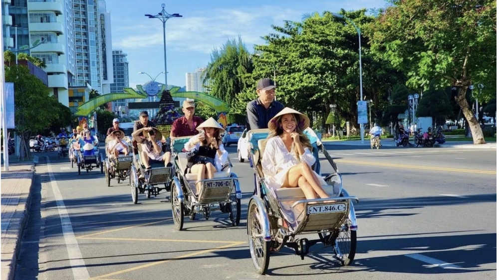 Cuộc “đổ bộ” của khách du lịch Nga