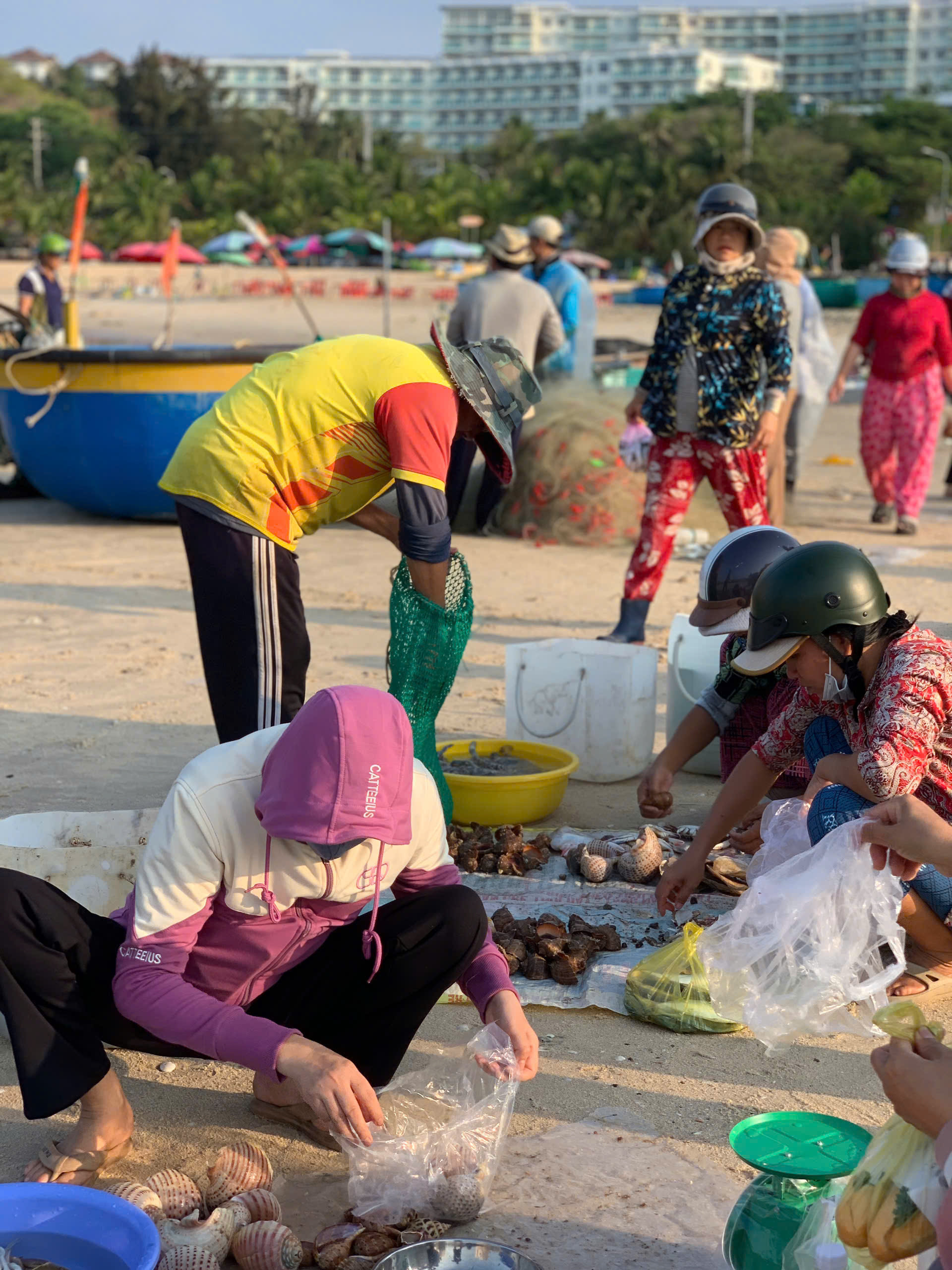 Một ngày ở làng chài ven biển Một ngày ở làng chài ven biển