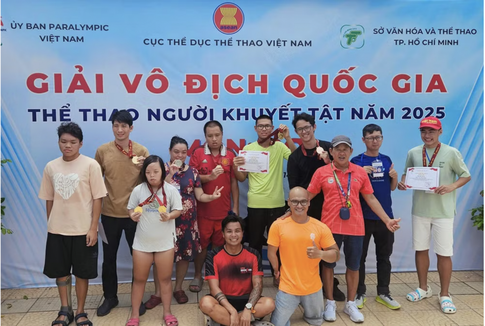 Vượt lên bóng tối, chinh phục đường đua xanh