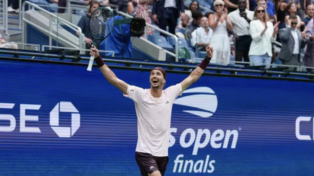 Niềm vui chiến thắng của Alexander Zverev. (Ảnh: US Open)