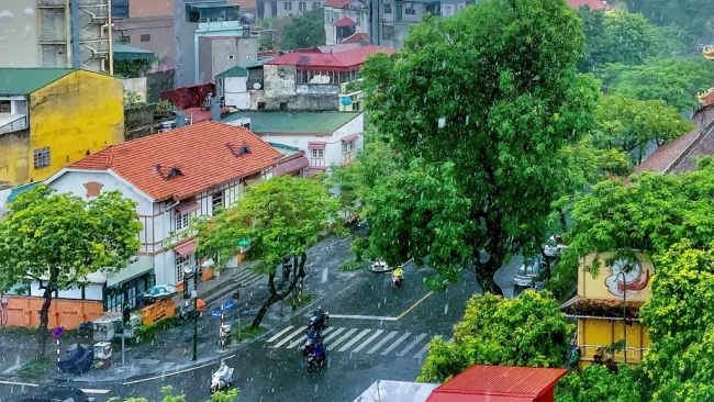 Dự báo thời tiết đêm nay và ngày mai 17/9: Hà Nội và các khu vực trên cả nước