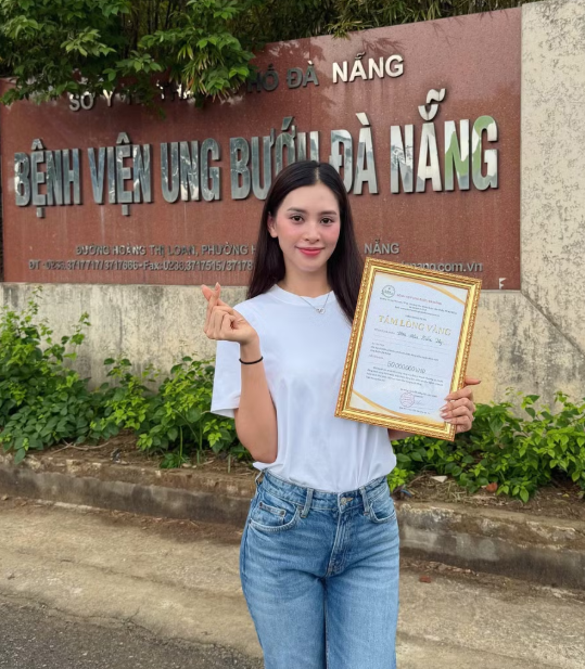 Hoa hậu Tiểu Vy đánh dấu tuổi mới bằng món quà đặc biệt tại quê nhà