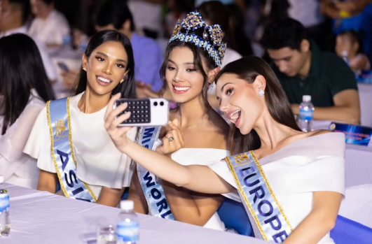 Top 3 Miss World 2026 đón Trung thu cùng thiếu nhi Việt Nam