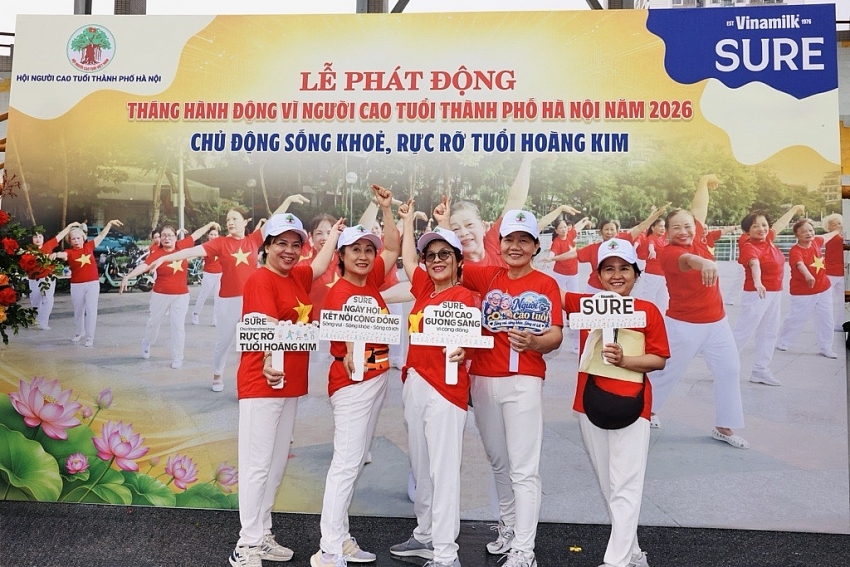 Vinamilk Sure đồng hành cùng người cao tuổi chủ động sống khỏe Vinamilk Sure đồng hành cùng người cao tuổi chủ động sống khỏe