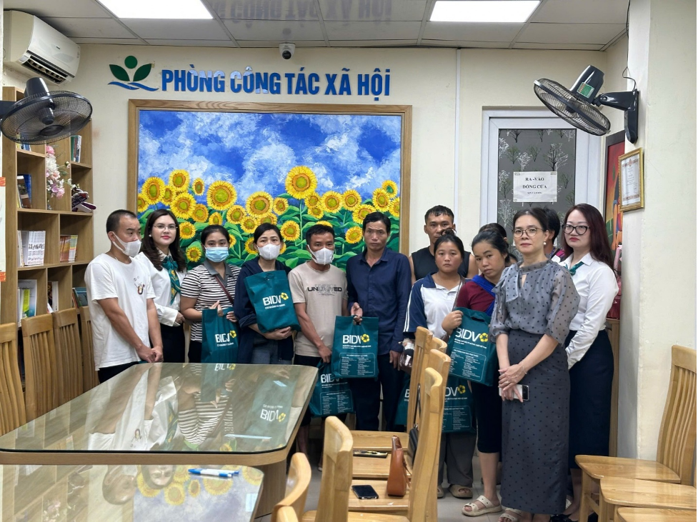 Rộn ràng và ấm áp Chương trình Nghệ thuật thiện nguyện “Khúc ca Blouse trắng – Trung thu yêu thương 2026” tại Bệnh viện Nhi Trung Ương