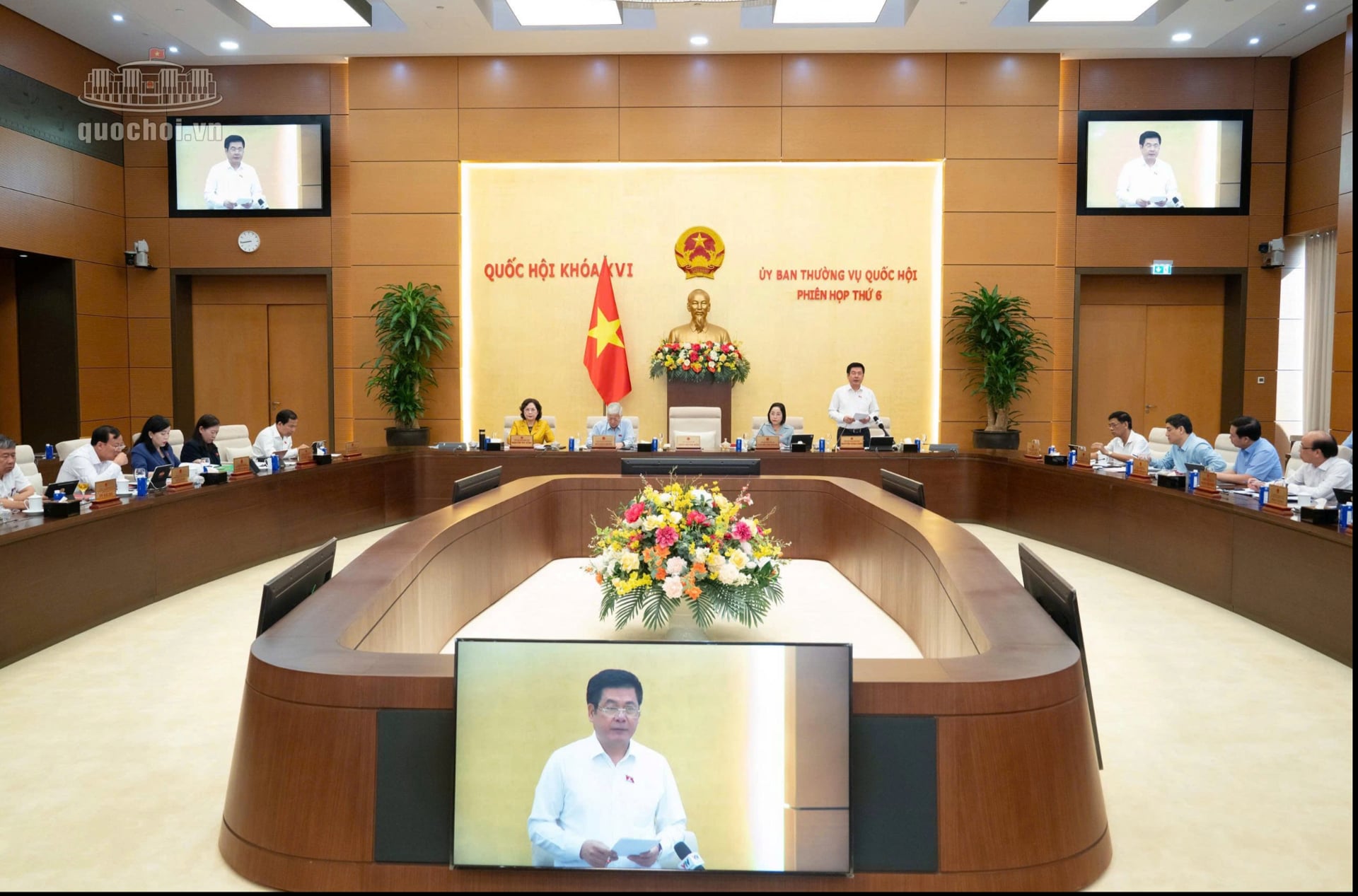 Chính phủ đề xuất áp dụng giá bán lẻ điện theo từng khung giờ