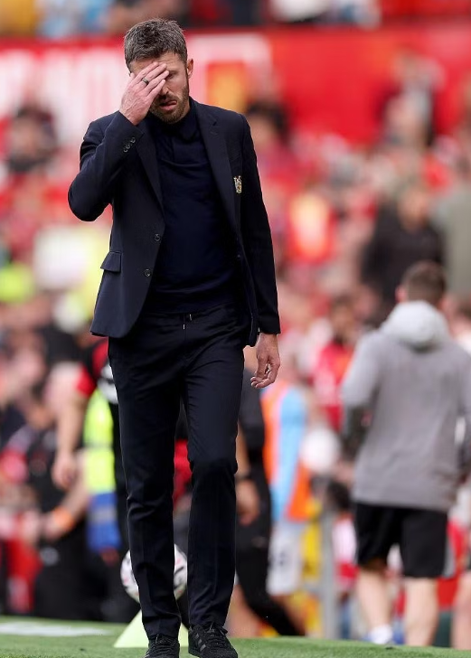 HLV Carrick nguy cơ mất việc tại Man Utd?