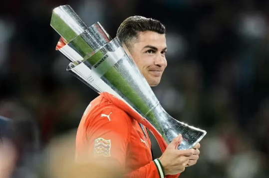 Ronaldo hé lộ hai mục tiêu trước khi giải nghệ