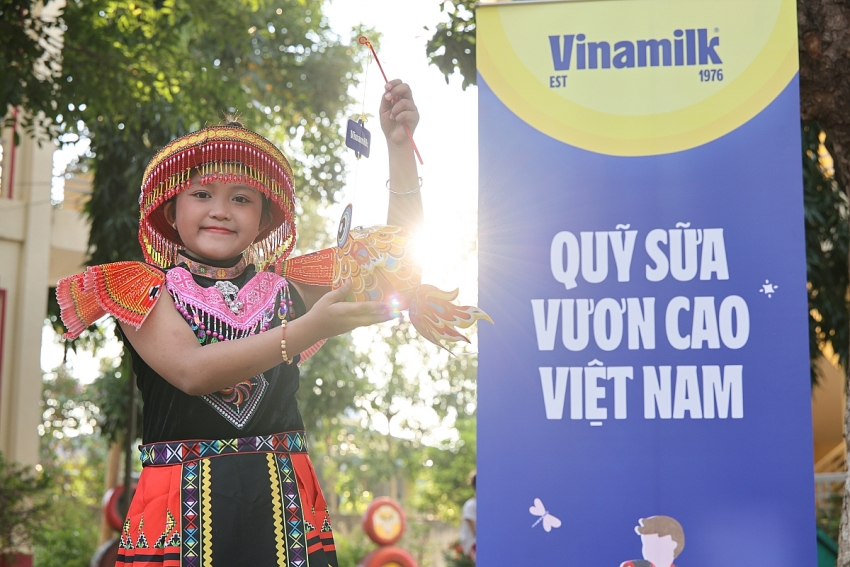 Gần 40.000 trẻ em cả nước vui đón Trung thu cùng Vinamilk